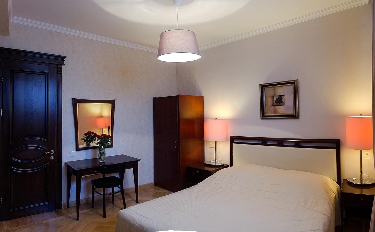 Tiflislux Apartment - Old City Philarmonic المظهر الخارجي الصورة